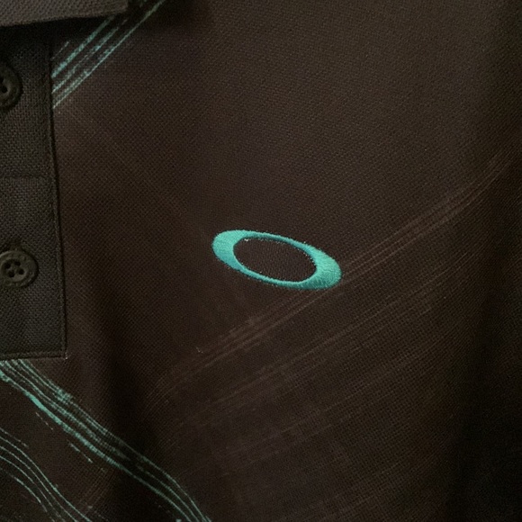 Large Oakley polo. 100% polyester. - Picture 3 of 5